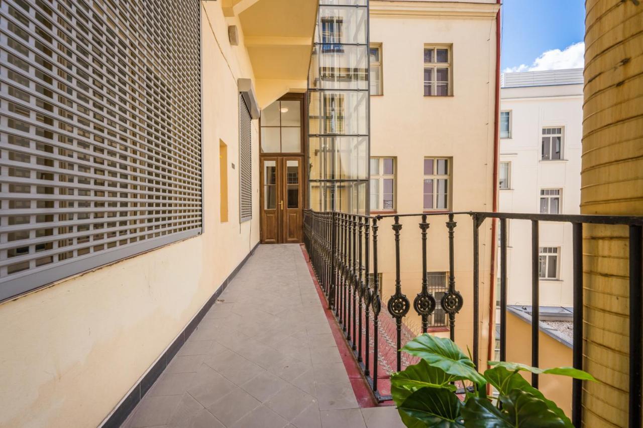 Апартаменты The Grand Royal 3Bdr Heart Of Old Town Прага Экстерьер фото